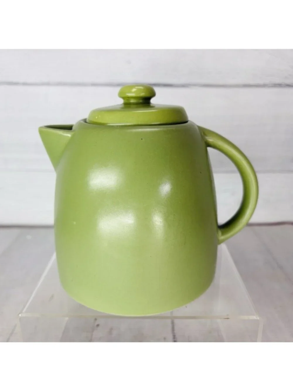 Starbucks 2012 Avocado Green Ceramic Round Ceramic Lidded 25oz Coffee Tea Pot